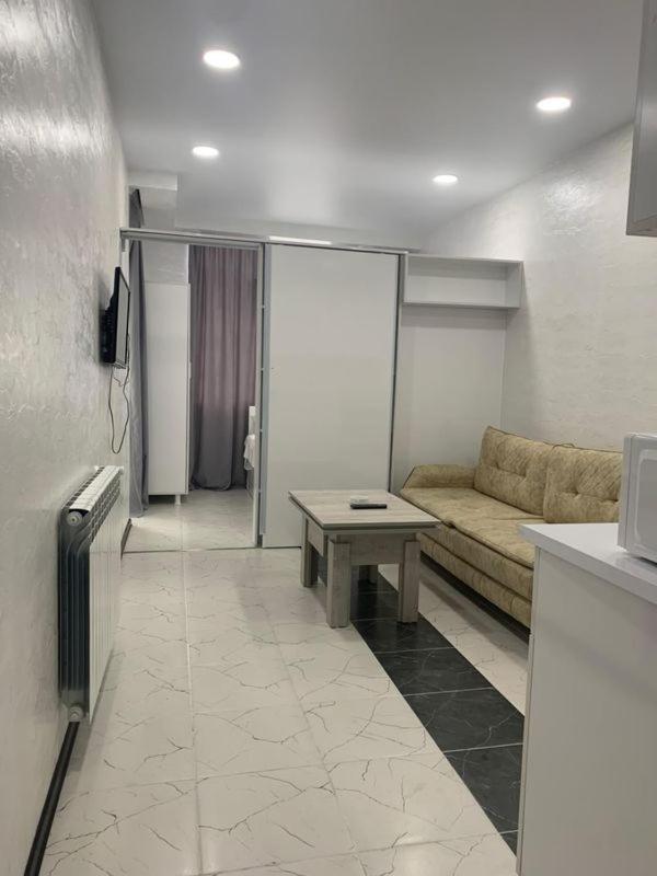 Kakha'S Apartment バトゥーミ エクステリア 写真